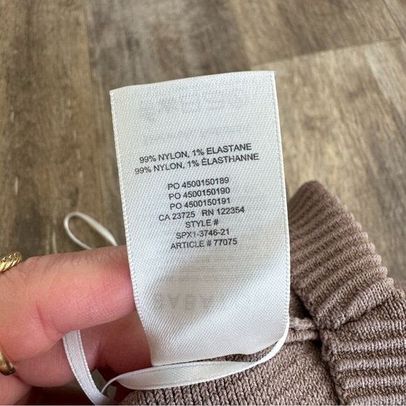 Like new! Babaton Sculpt Knit Criss Cross Cropped Tank - Taupe - Picture 7 of 10